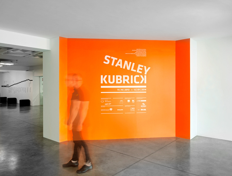 89ee kubrick abertura